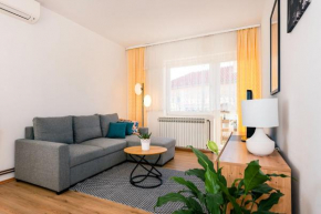 Spacious 2 Bedroom Apartment With Balcony - Happy Rentals
